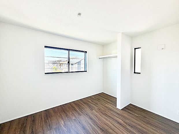 【リビング以外の居室】C号棟 ■落ち着いた色合いのお部屋で穏やかな時間を楽しめます