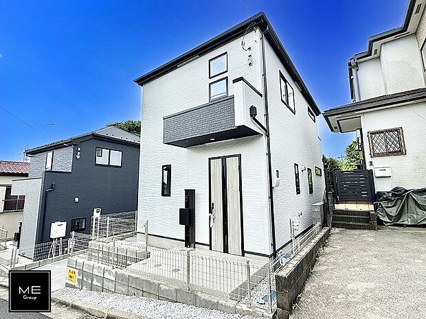 【現地外観写真】1号棟 ■暮らしを彩る充実した設備仕様が備わった住まい