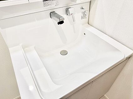 ハンドシャワー付洗面台