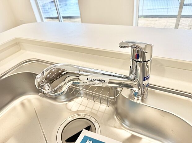 【浄水器】■清潔でおいしい水を手軽に供給してくれます