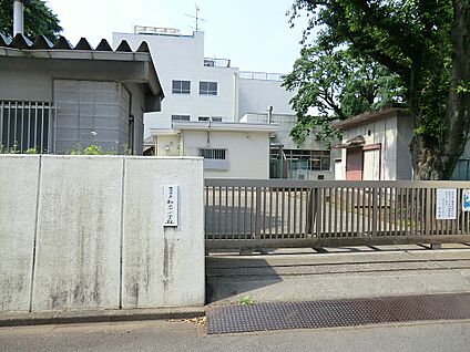 狛江市立和泉小学校 960m(12分)