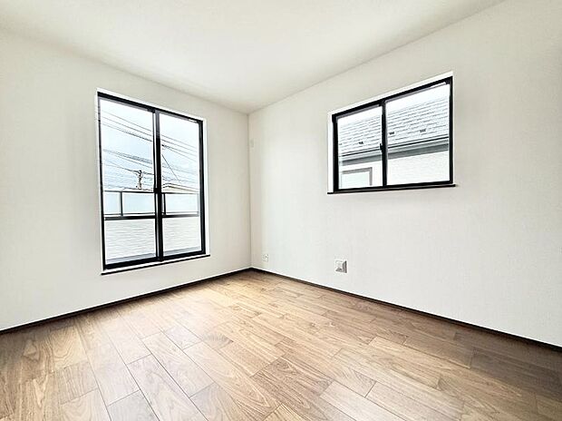【リビング以外の居室】A号棟  ■落ち着いた色合いのお部屋で穏やかな時間を楽しめます