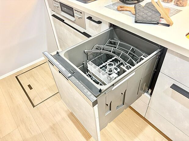 【食洗機】■手間なく洗浄！食器をピカピカに仕上げてくれます