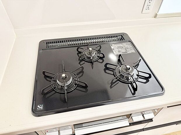 【3口ガスコンロ】■一度に多くの料理ができ便利で効率的
