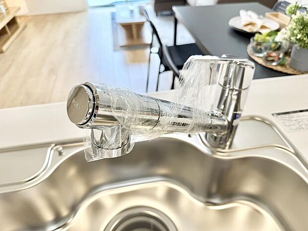 【浄水器】■清潔でおいしい水を手軽に供給してくれます