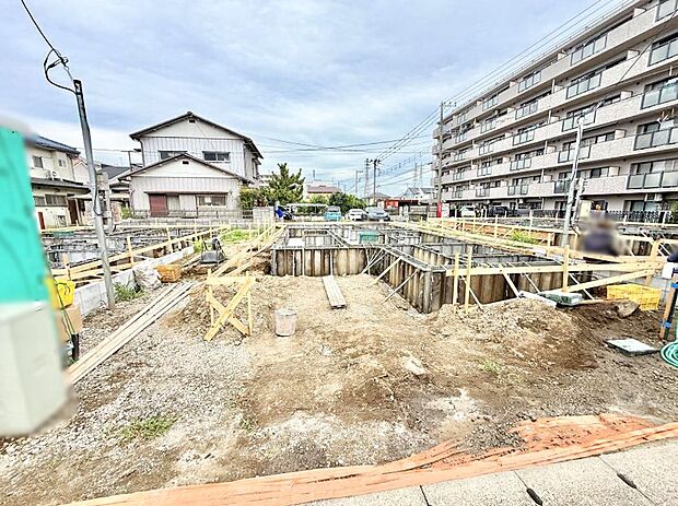 【現地外観写真】2号棟 ■暮らしを彩る充実した設備仕様が備わった住まい