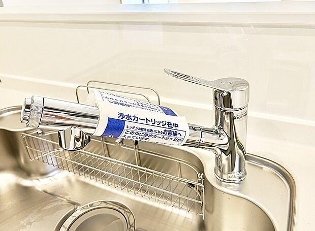 【浄水器】■清潔でおいしい水を手軽に供給してくれます