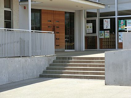 伊勢原ひかり幼稚園 500m(7分)