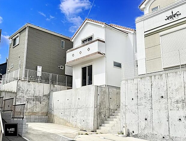 【現地外観写真】1号棟 ■暮らしを豊かにする充実した仕様設備で快適に