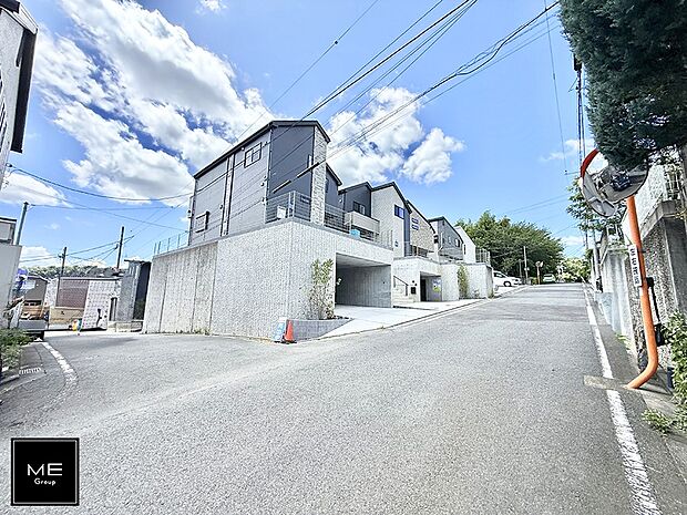 【前面道路含む現地写真】■新しい住まい、街の新しい風景