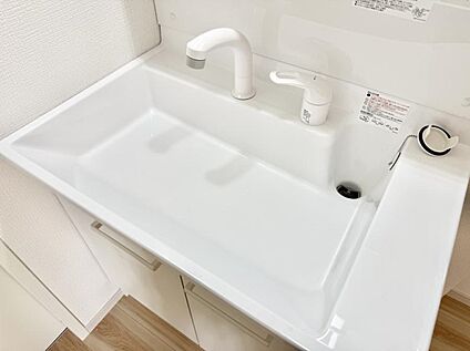 ハンドシャワー付洗面台