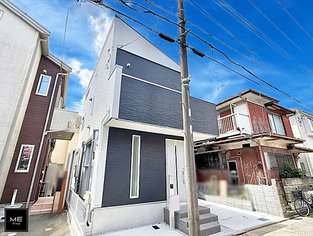 【現地外観写真】1号棟  ■暮らしを彩る充実した設備仕様が備わった住まい