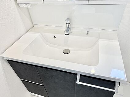 ハンドシャワー付洗面台