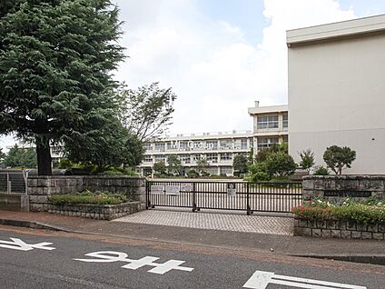 相模原市立上鶴間小学校 450m(6分)
