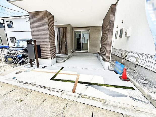 【駐車場】1号棟 ■自宅にある駐車スペースなので安心ですね