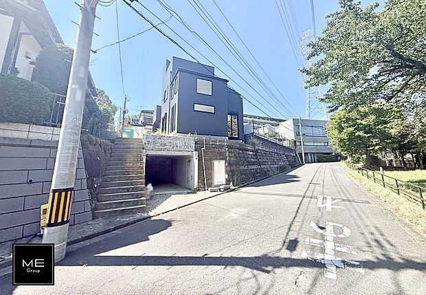【前面道路含む現地写真】■新しい時代の息吹を感じる、心地よい環境