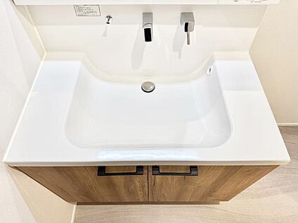 ハンドシャワー付洗面台