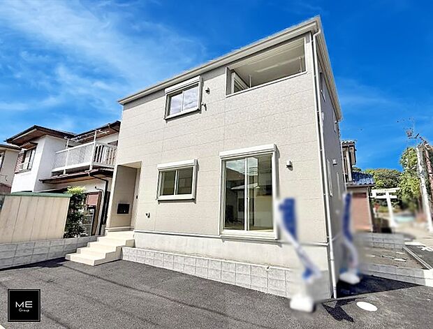 【現地外観写真】■暮らしを彩る充実した設備仕様が備わった住まい