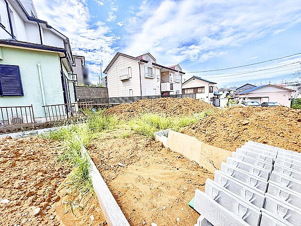 【現地外観写真】2号棟 ■新しい暮らしが始まる場所で、家族の絆を深める