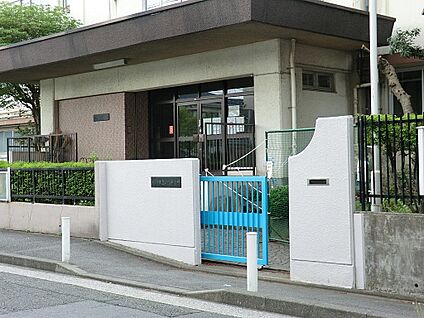 川崎市立臨港中学校 300m(4分)