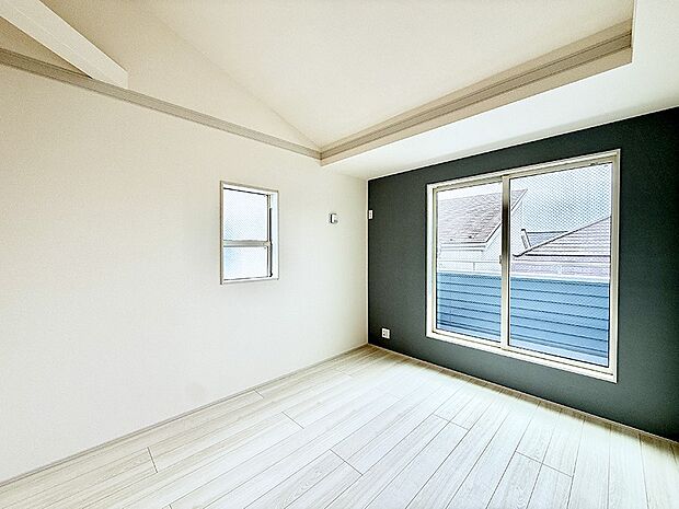 【リビング以外の居室】1号棟 ■落ち着いた色合いのお部屋で穏やかな時間を楽しめます
