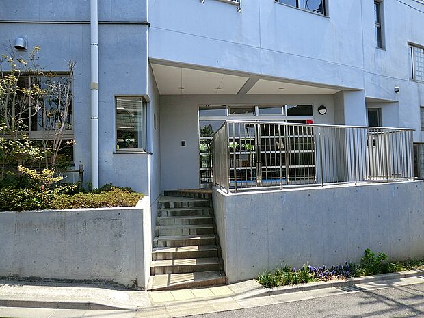 鶴川シオン幼稚園（約1,000m・徒歩13分）