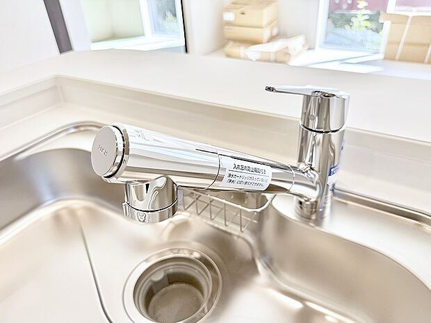 【浄水器】■清潔でおいしい水を手軽に供給してくれます