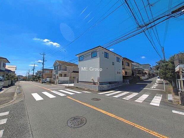 【前面道路含む現地写真】■新しい時代の息吹を感じる、心地よい環境
