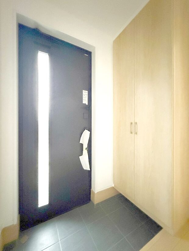 【玄関】2号棟  ■玄関はお家の顔！おしゃれな玄関でお客様をお迎え！