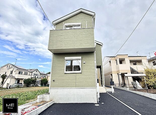 【現地外観写真】1号棟 ■暮らしを彩る充実した設備仕様が備わった住まい
