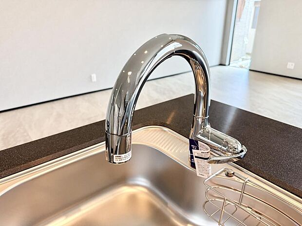 【浄水器】■清潔でおいしい水を手軽に供給してくれます