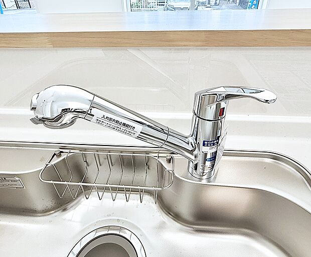 【浄水器】■清潔でおいしい水を手軽に供給してくれます