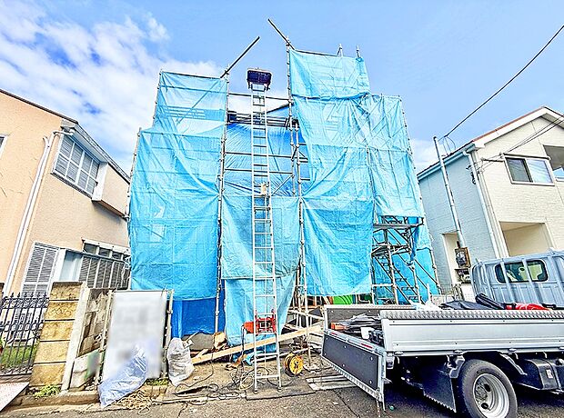 【現地外観写真】1号棟 ■暮らしを彩る充実した設備仕様が備わった住まい