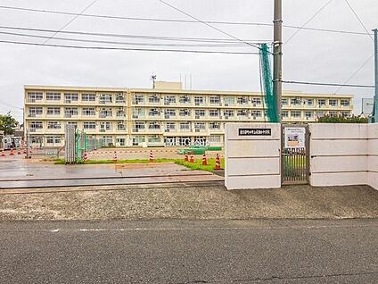 町田市立成瀬台中学校 400m(5分)