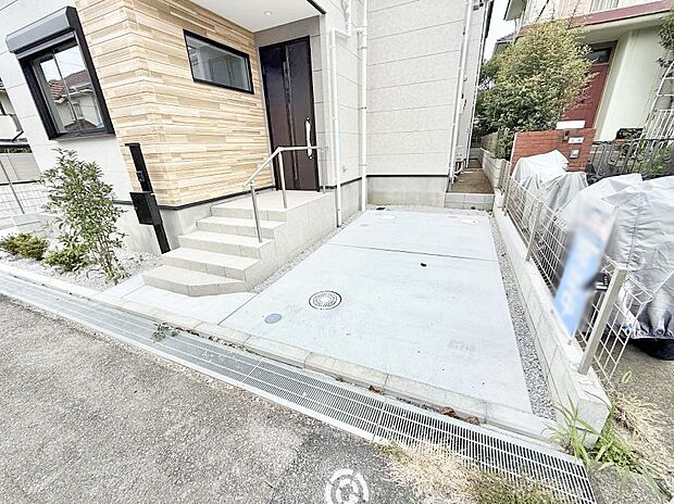 【駐車場】2号棟 ■自宅にカースペースがあると助かります