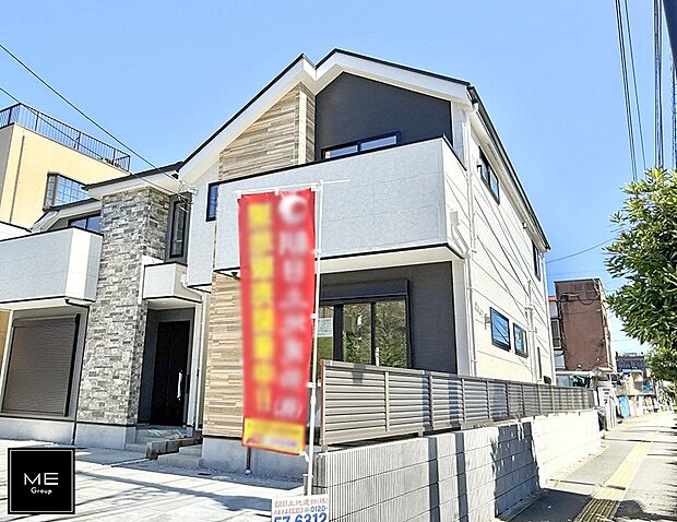 【現地外観写真】2号棟  ■暮らしを彩る充実した設備仕様が備わった住まい