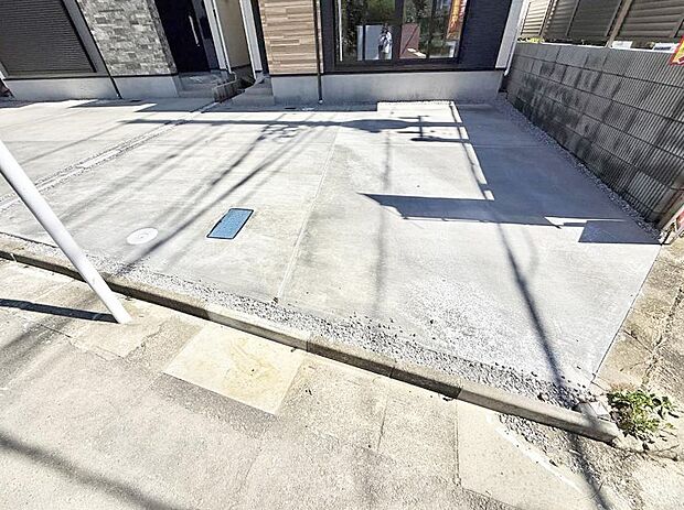【駐車場】2号棟  ■自宅にカースペースがあると助かります
