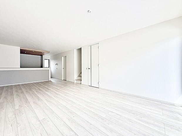 【ダイニング】1号棟 ■ふとした瞬間に幸せを感じる、心地よい場所