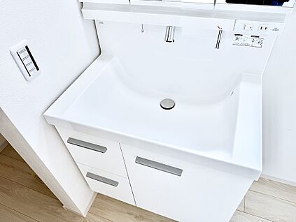 ハンドシャワー付洗面台