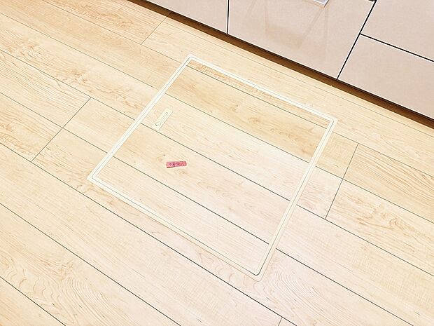 【床下収納】■隠れた収納スペースで家全体がスッキリ