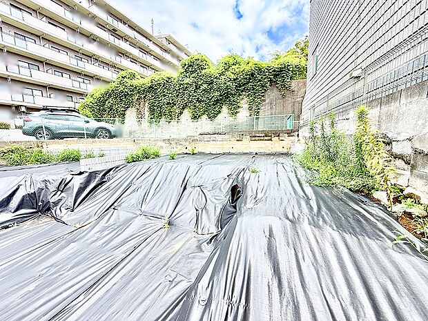 【現地外観写真】5号棟 ■暮らしを彩る充実した設備仕様が備わった住まい