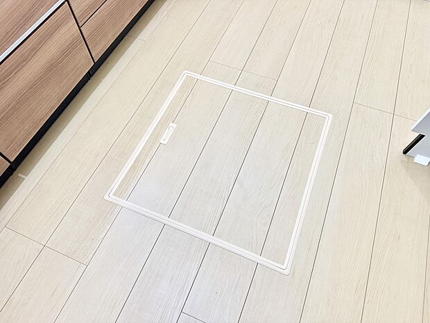 【床下収納】■隠れた収納スペースで家全体がスッキリ