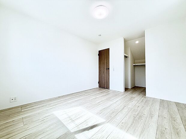 【子供部屋】1号棟  ■家具やレイアウトを自由に配置できるため使い勝手が良く快適に過ごせます