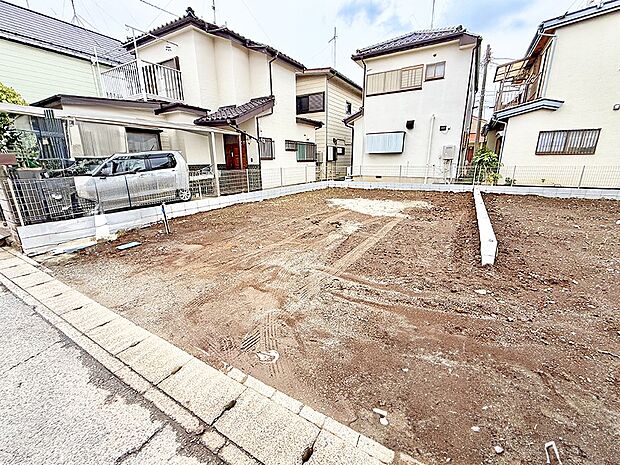 【現地外観写真】B号棟  ■新しい暮らしが始まる場所で、家族の絆を深める