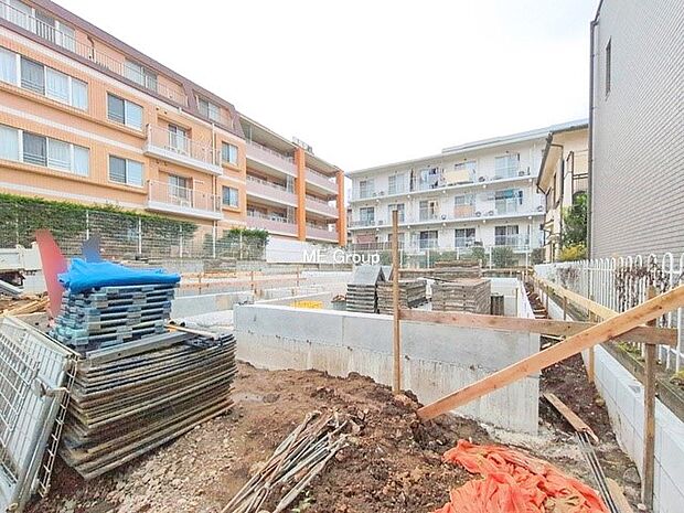 【現地外観写真】2号棟  ■暮らしを彩る充実した設備仕様が備わった住まい
