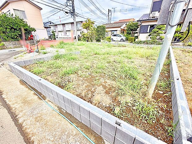 【現地外観写真】1号棟  ■家族みんなが笑顔で過ごせる、安心感のある住まい