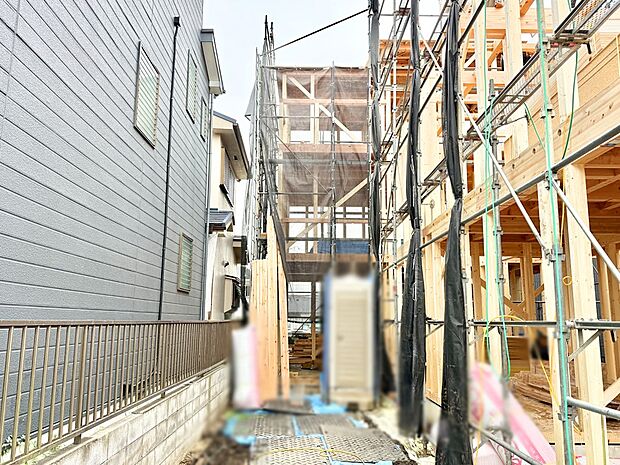 【現地外観写真】1号棟 ■暮らしを豊かにする充実した仕様設備で快適に