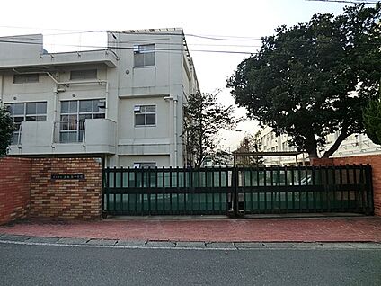 横浜市立上永谷中学校 1300m(17分)