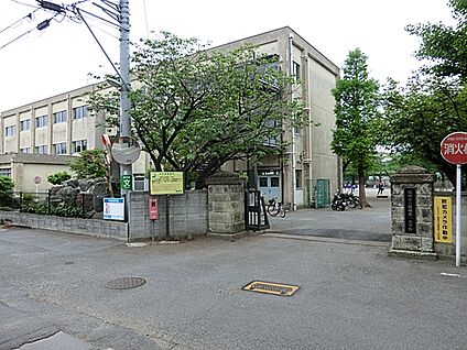 稲城市立稲城第一小学校 870m(11分)