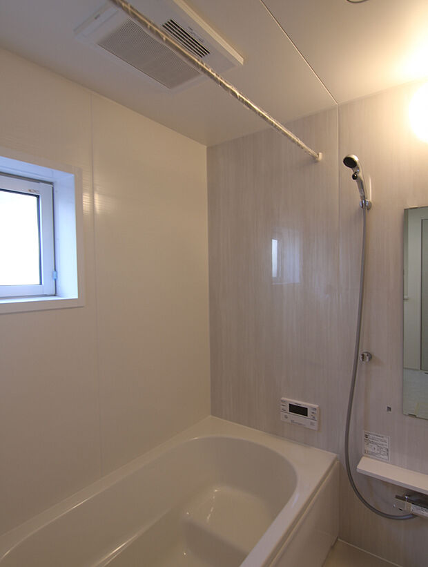 【【1号棟】】◎ランドリーパイプ付きで浴室でも洗濯物が乾かせます！◎